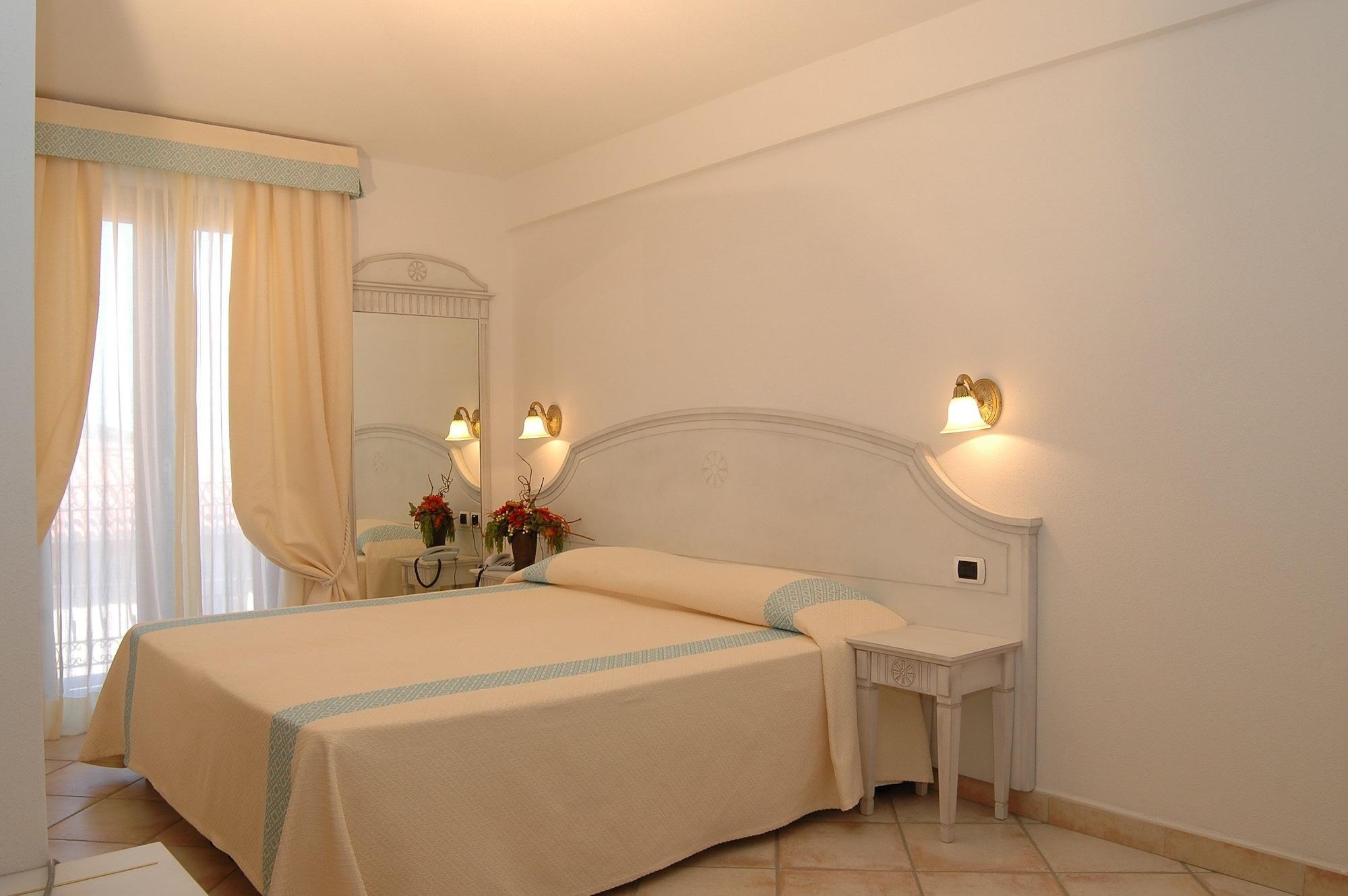 Castello Di Tavolara Hotel