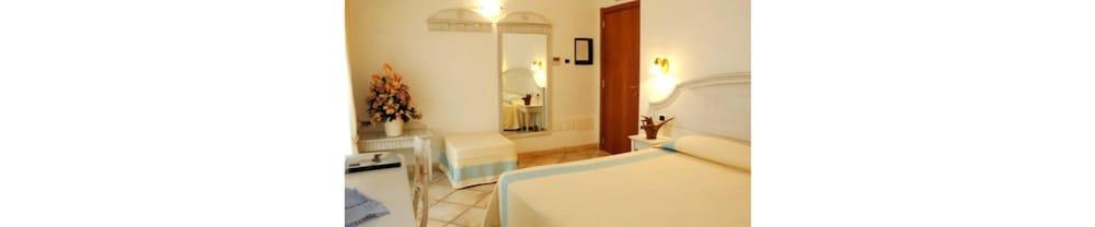 Castello Di Tavolara Hotel Porto San Paolo (Sardinia)